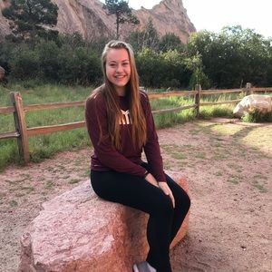 Meet your Posher, Adrianna